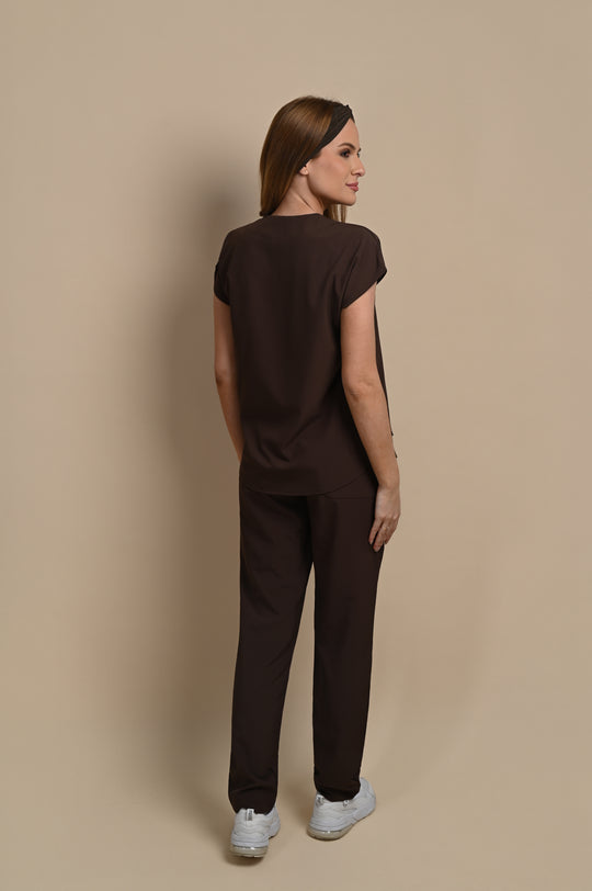 Conjunto de Uniforme Médico Performance Monise Café para Mujer