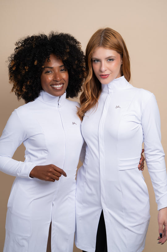 Women’s medical lab coat with four-way stretch fabric